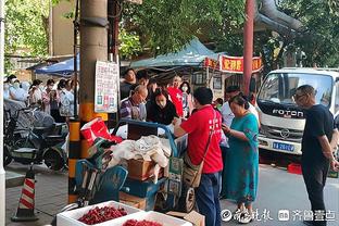 萨卡：我把后卫的犯规视作褒奖，铲我可以别太过分就行